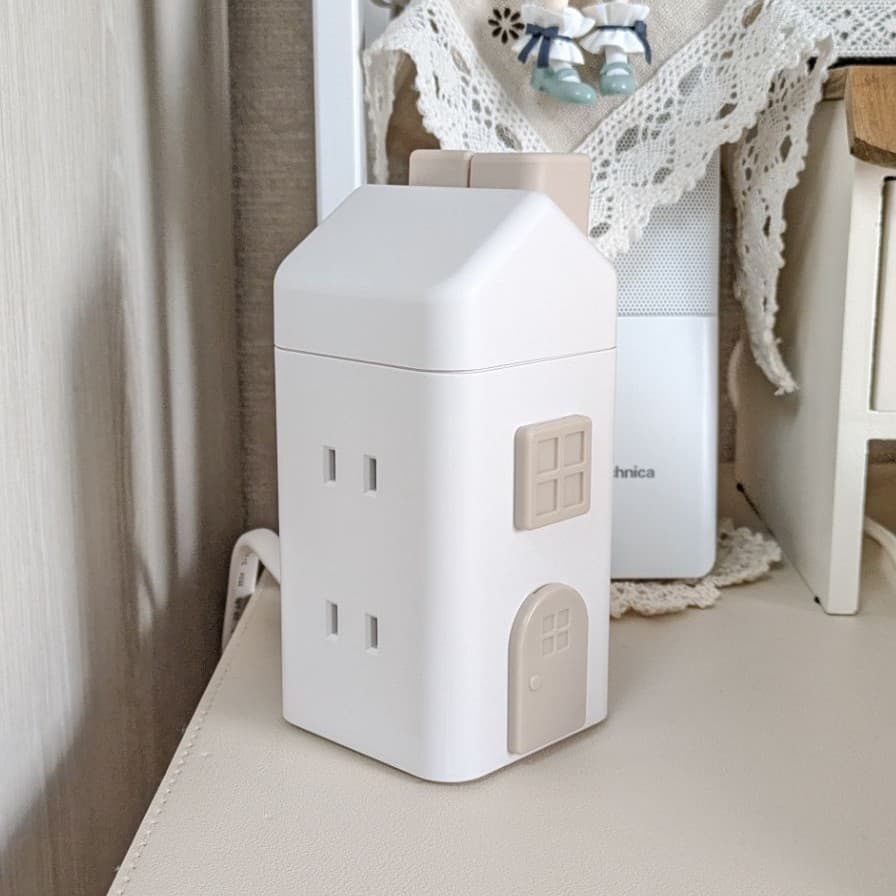 えんとつ屋根のコンセントハウス